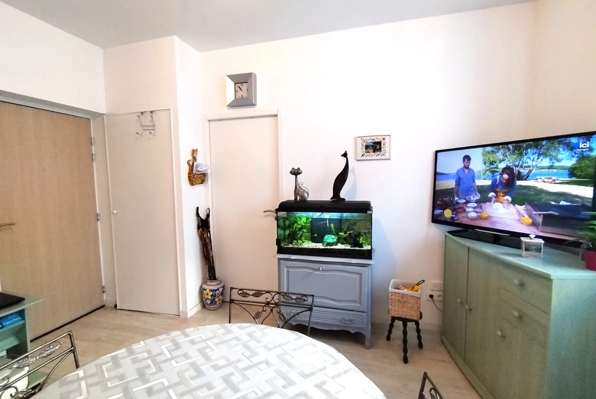 Appartement T2 35 m² à Fougères, Résidence Seniors avec locataire en place 