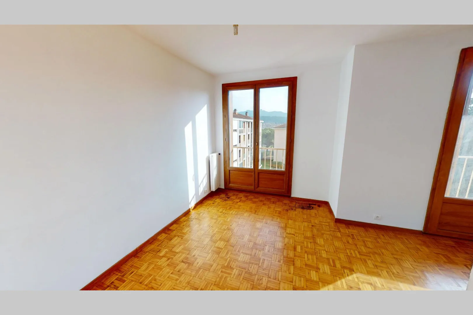 Bel appartement rénové de 3 chambres avec balcon à Gardanne – Exposition sud 