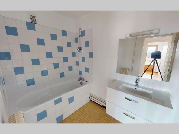 Bel appartement rénové de 3 chambres avec balcon à Gardanne – Exposition sud 