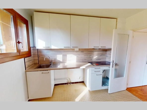 Bel appartement rénové de 3 chambres avec balcon à Gardanne – Exposition sud 