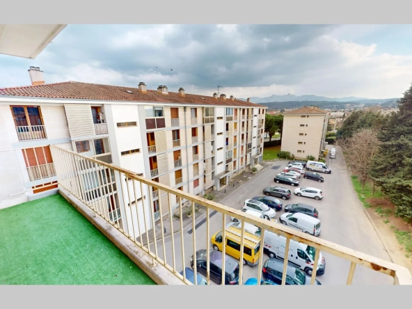 Bel appartement rénové de 3 chambres avec balcon à Gardanne – Exposition sud 