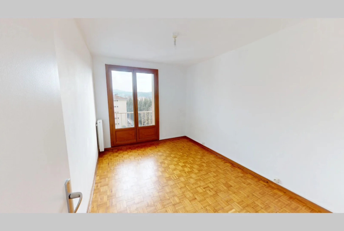 Bel appartement rénové de 3 chambres avec balcon à Gardanne – Exposition sud 