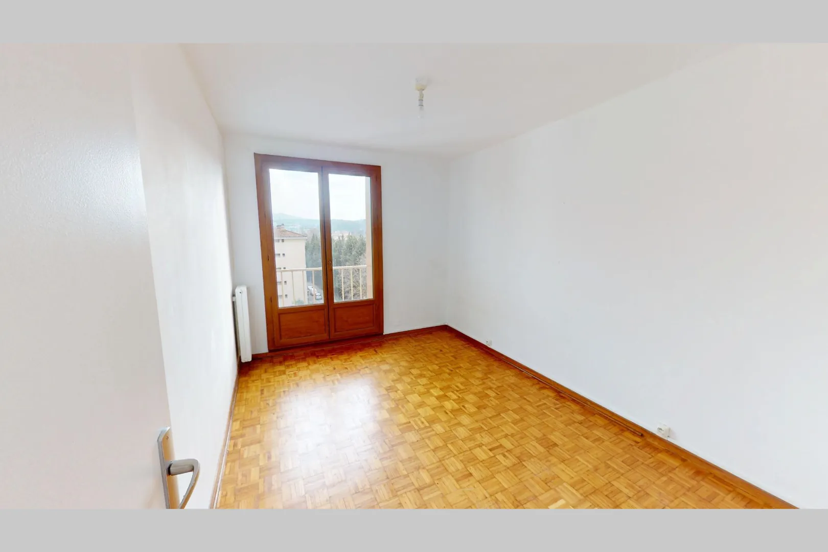 Bel appartement rénové de 3 chambres avec balcon à Gardanne – Exposition sud 
