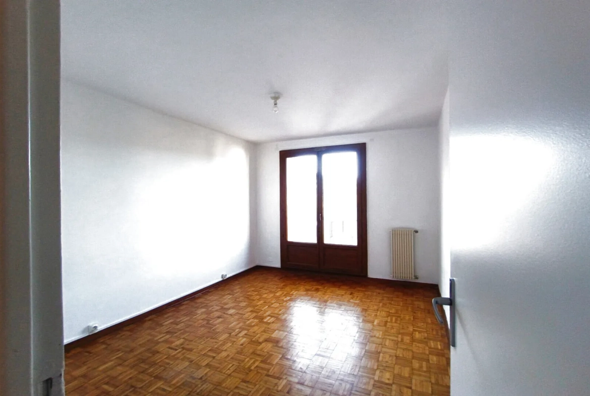 Bel appartement rénové de 3 chambres avec balcon à Gardanne – Exposition sud 