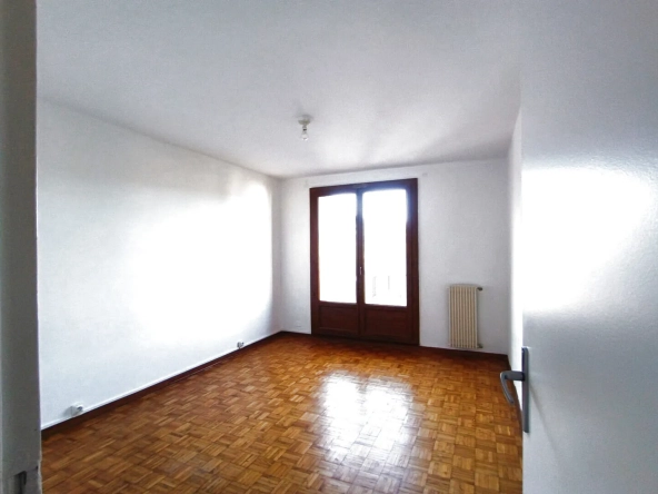 Bel appartement rénové de 3 chambres avec balcon à Gardanne – Exposition sud 