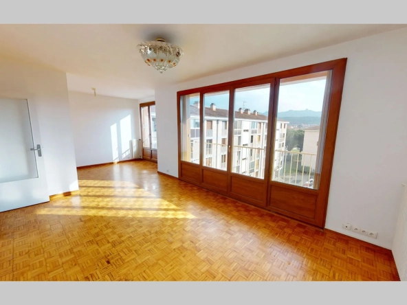 Bel appartement rénové de 3 chambres avec balcon à Gardanne – Exposition sud 