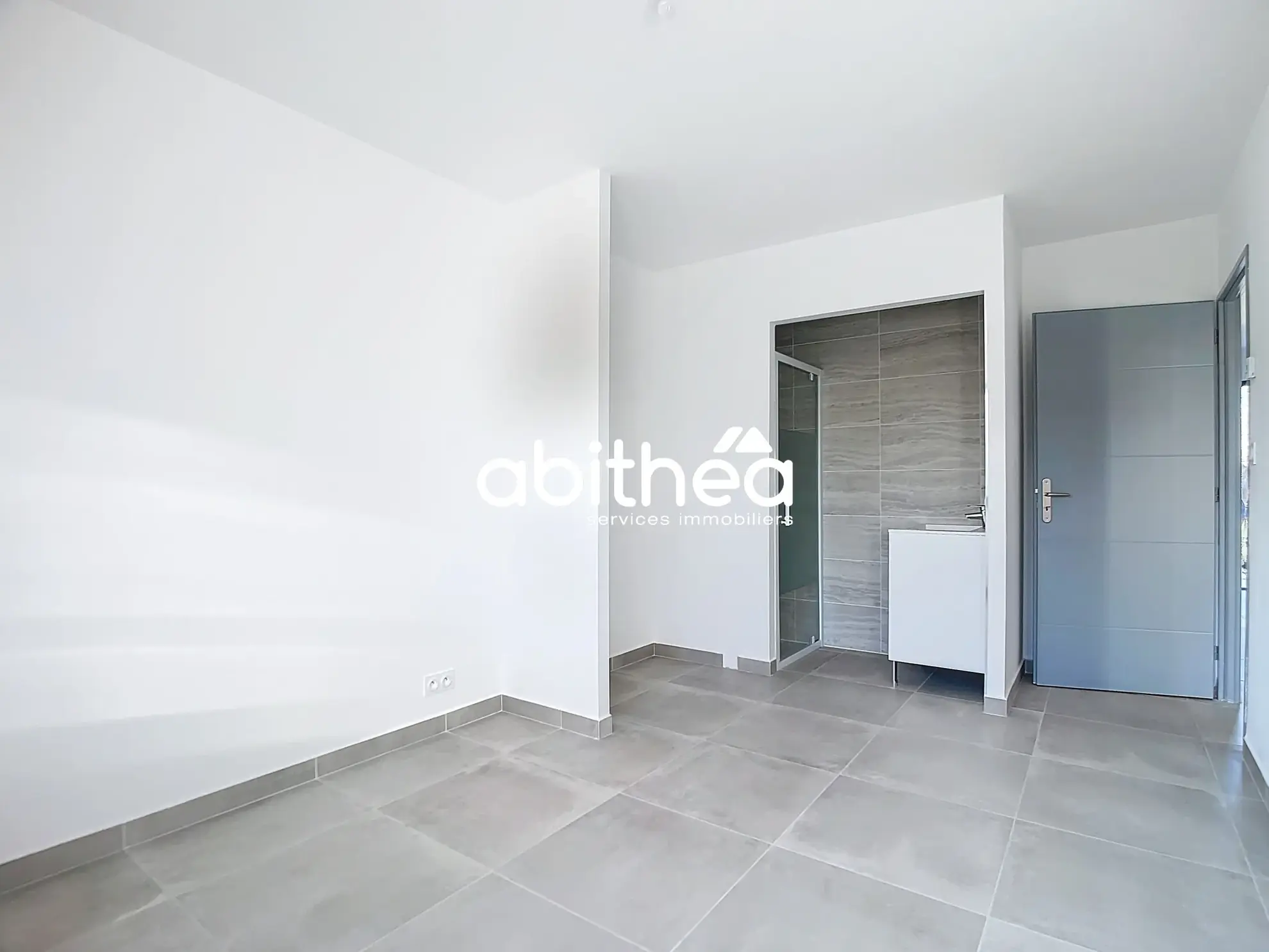 Maison de plain-pied 4 pièces avec jardin et garage à Maraussan 