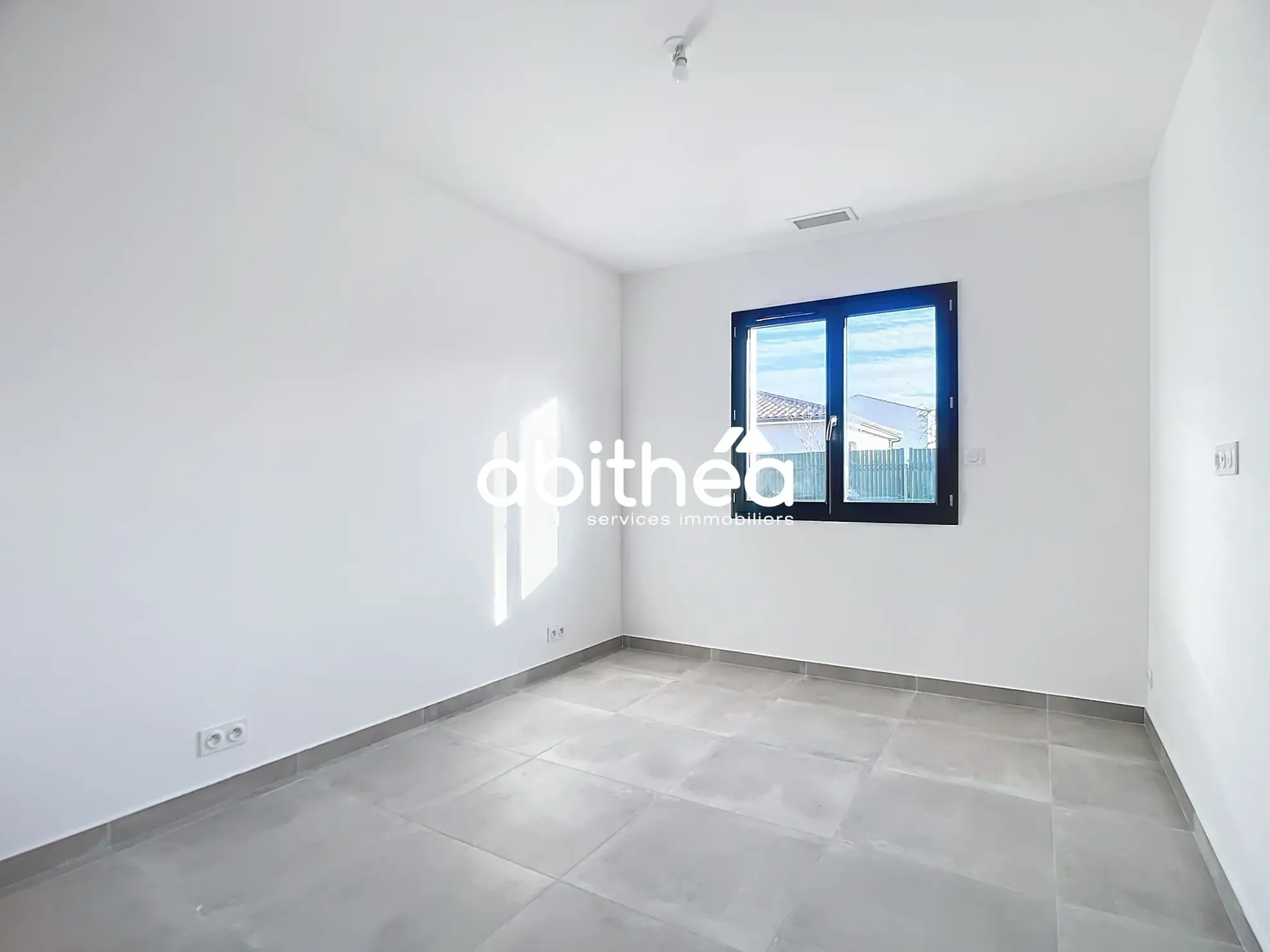 Maison de plain-pied 4 pièces avec jardin et garage à Maraussan 