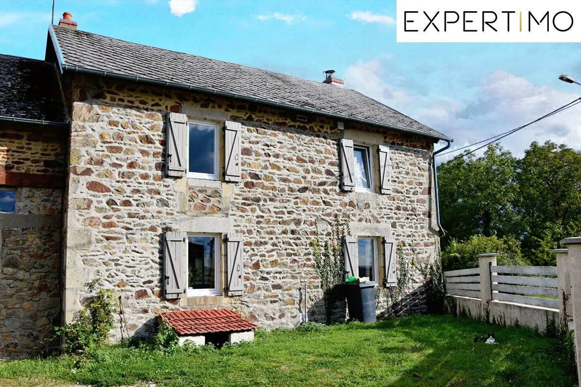 Maison rénovée de 190m² avec grand terrain à Pionsat, idéale pour résidence familiale 