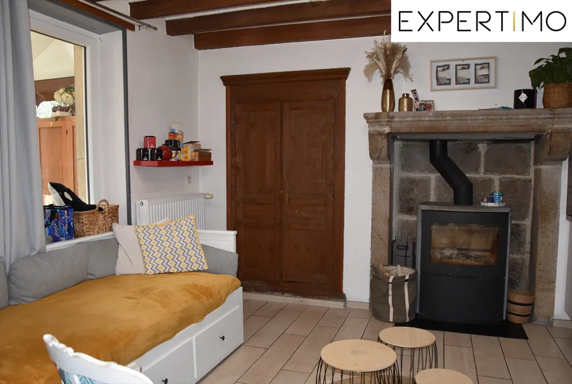 Maison rénovée de 190m² avec grand terrain à Pionsat, idéale pour résidence familiale 