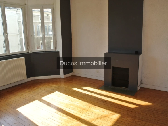Maison à Marmande avec jardin clos et travaux récents, proche du centre-ville 