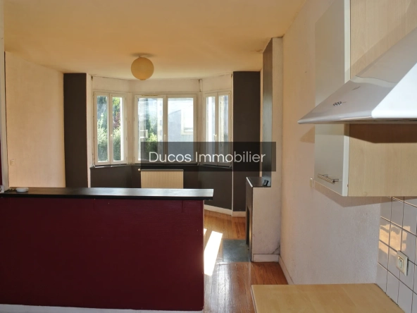 Maison à Marmande avec jardin clos et travaux récents, proche du centre-ville 
