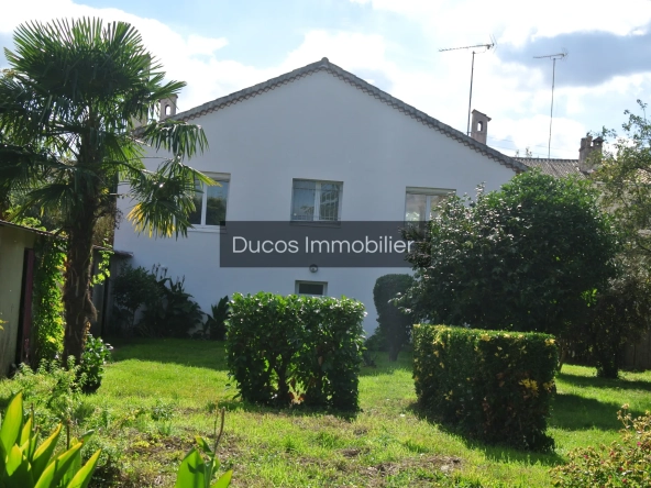Maison à Marmande avec jardin clos et travaux récents, proche du centre-ville 