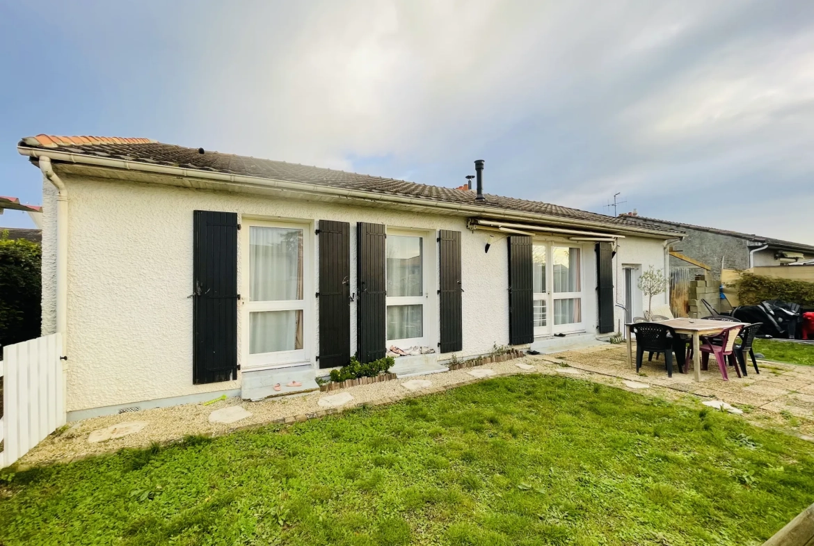 Maison de plain-pied à Buxerolles près de Poitiers avec garage et jardin clos 