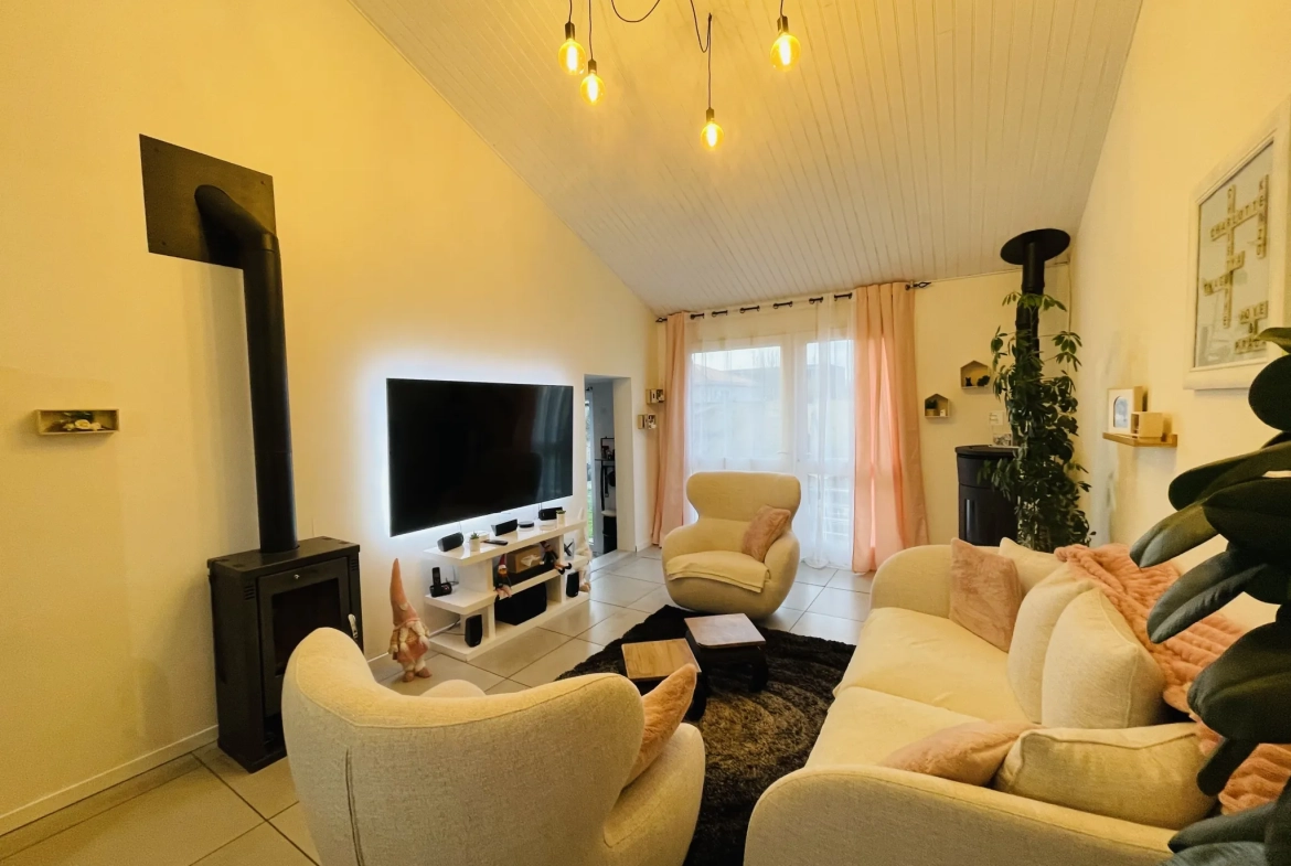 Maison de plain-pied à Buxerolles près de Poitiers avec garage et jardin clos 