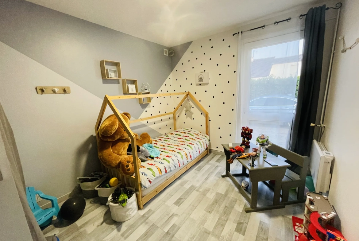 Maison de plain-pied à Buxerolles près de Poitiers avec garage et jardin clos 
