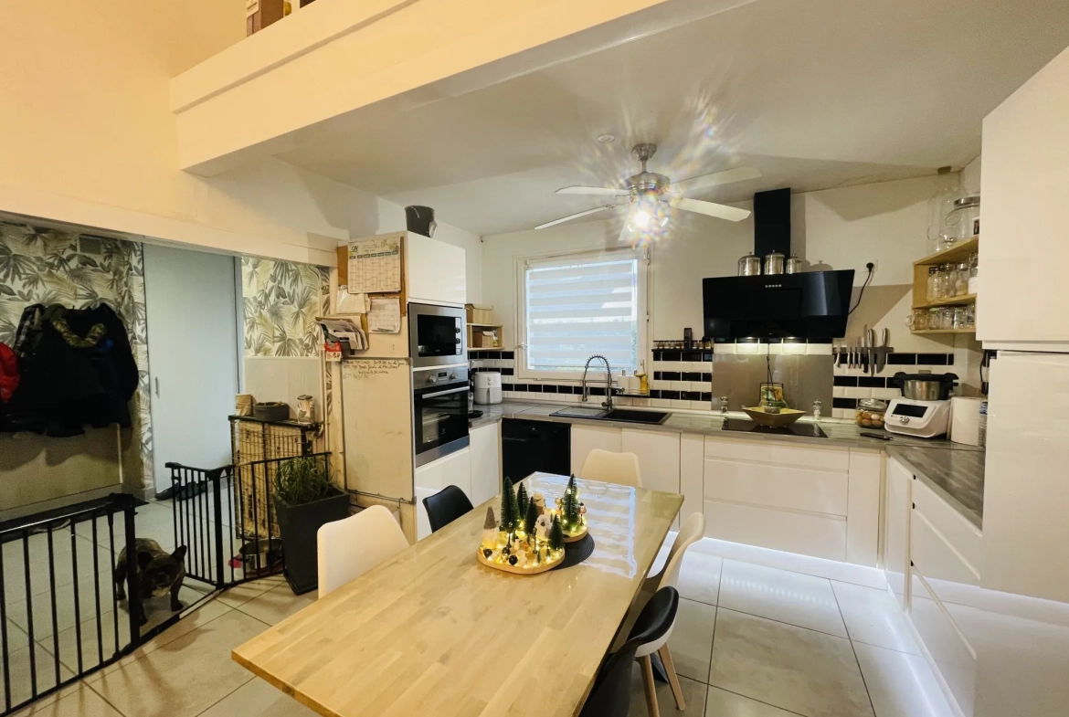 Maison de plain-pied à Buxerolles près de Poitiers avec garage et jardin clos 