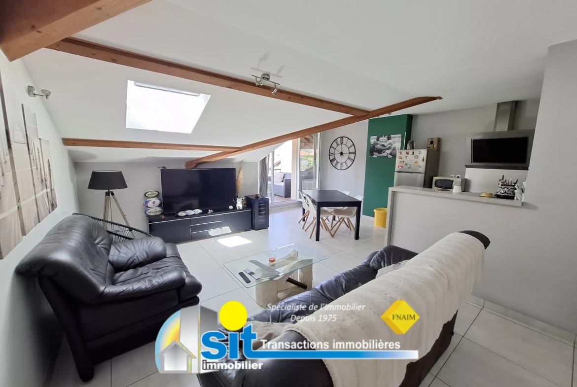 Bel appartement T2 avec terrasse et vue sur la rivière à Condrieu 