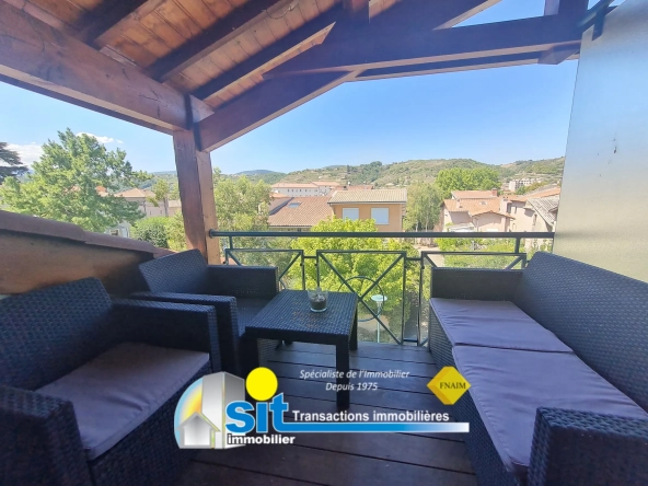 Bel appartement T2 avec terrasse et vue sur la rivière à Condrieu