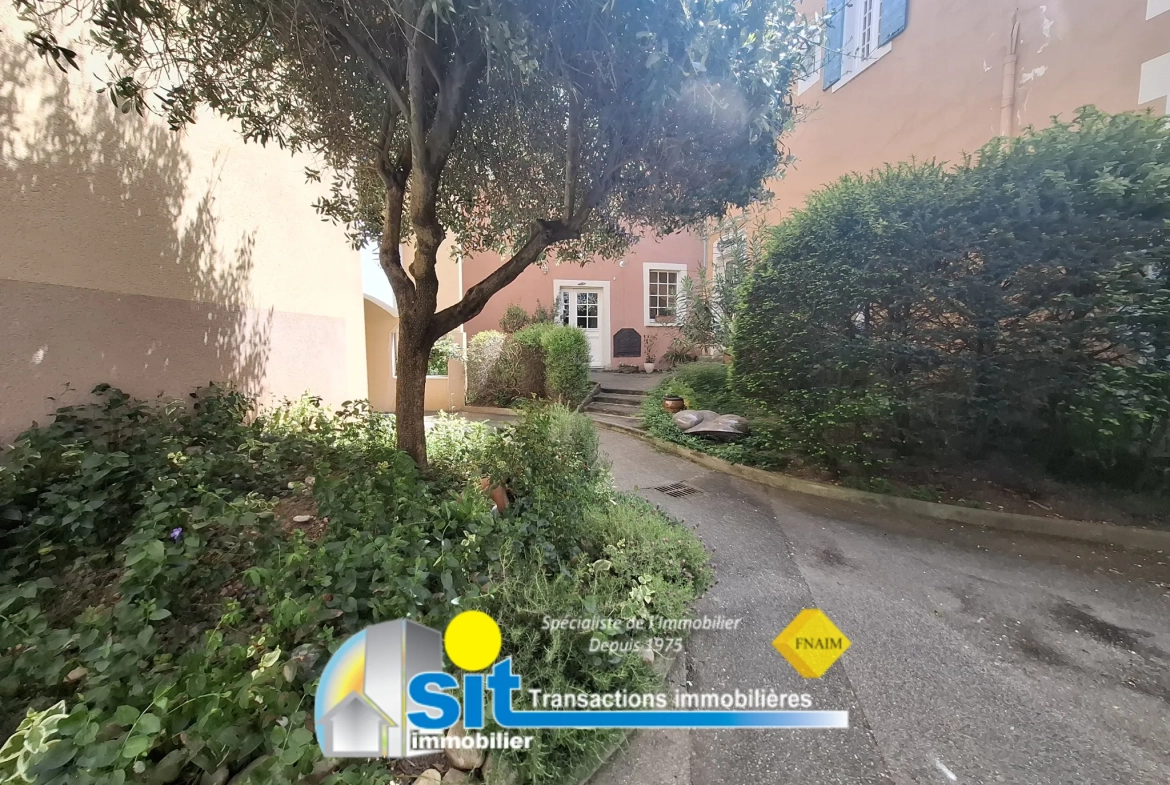 Bel appartement T2 avec terrasse et vue sur la rivière à Condrieu 
