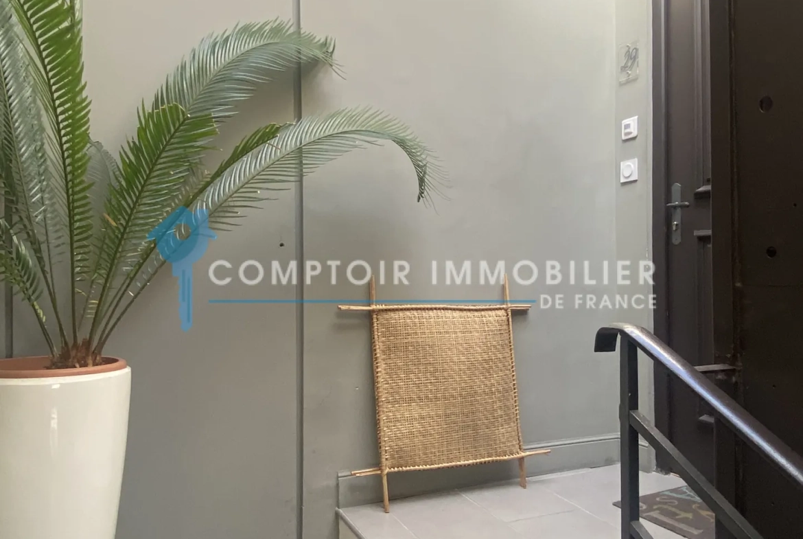 Appartement T4 avec terrasse en vente au dernier étage à Nîmes Écusson 