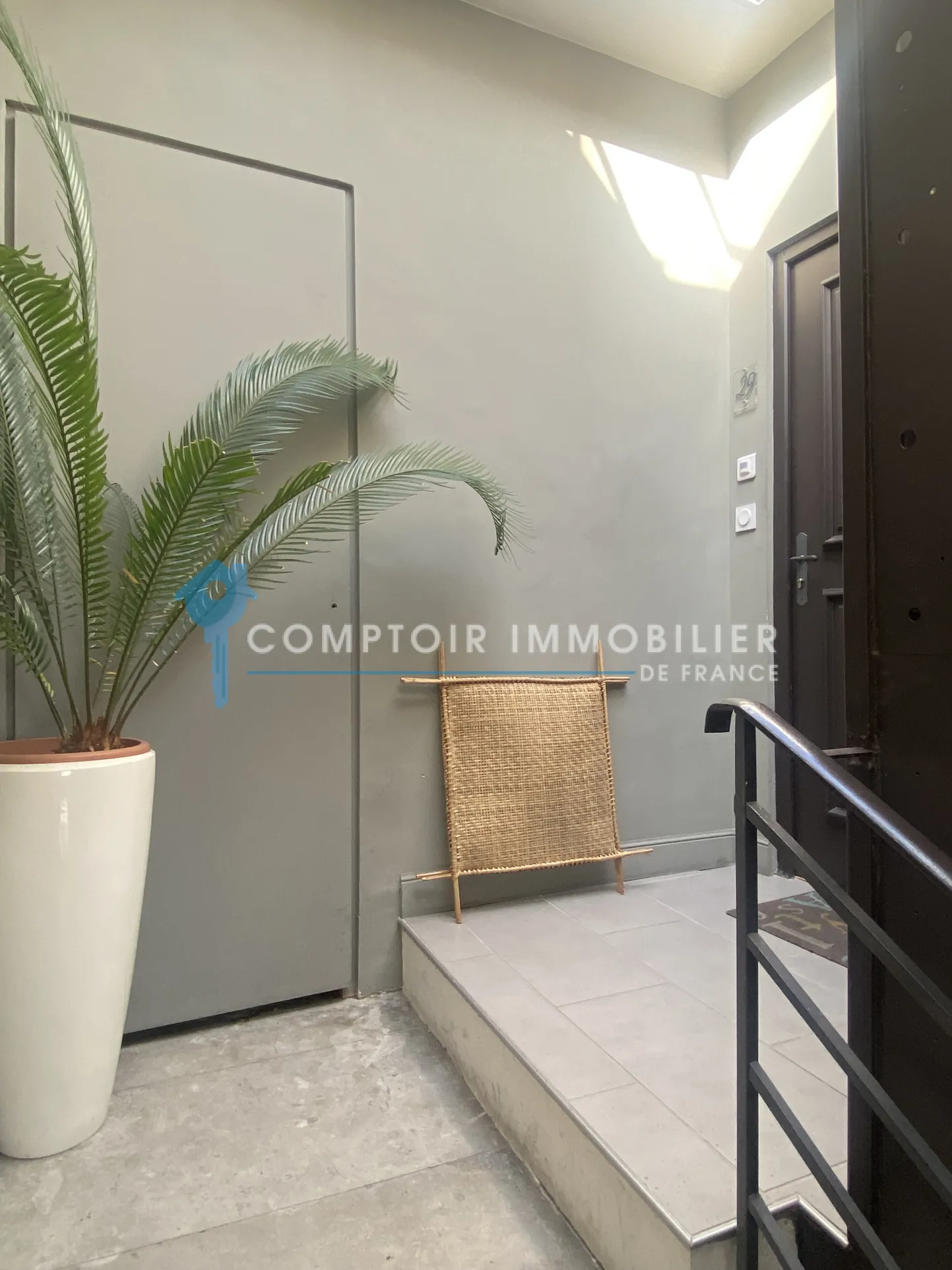 Appartement T4 avec terrasse en vente au dernier étage à Nîmes Écusson 