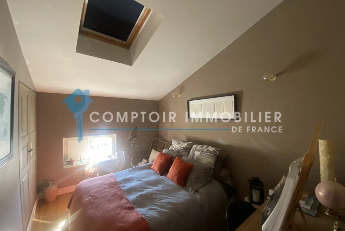 Appartement T4 avec terrasse en vente au dernier étage à Nîmes Écusson 