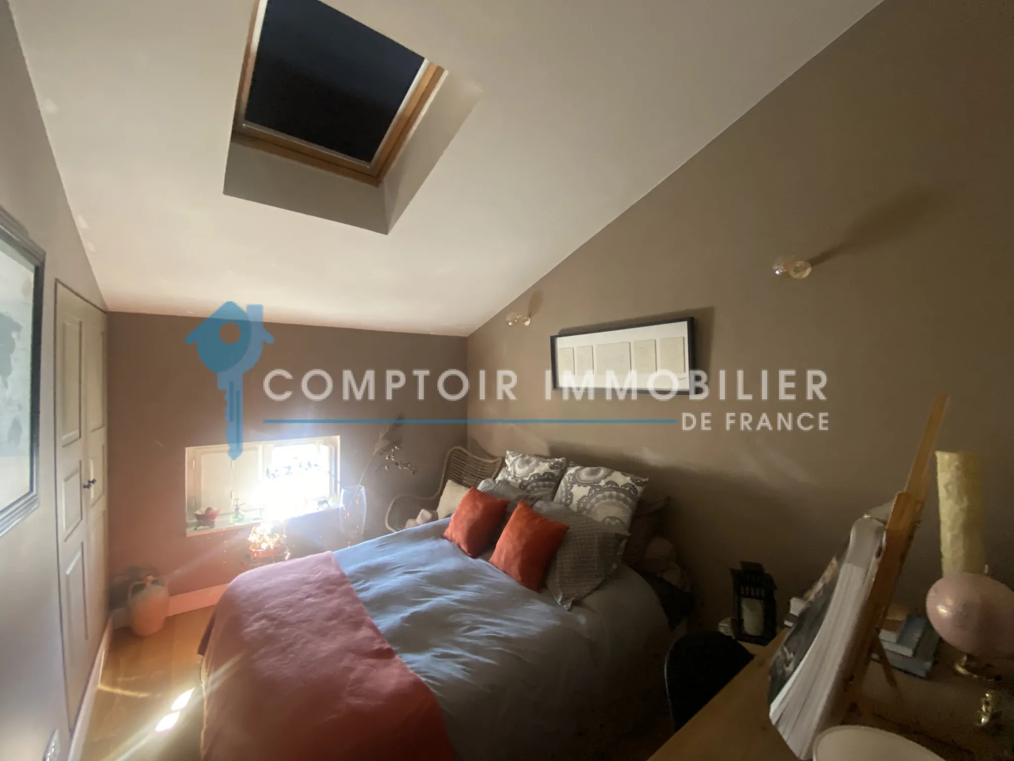 Appartement T4 avec terrasse en vente au dernier étage à Nîmes Écusson 