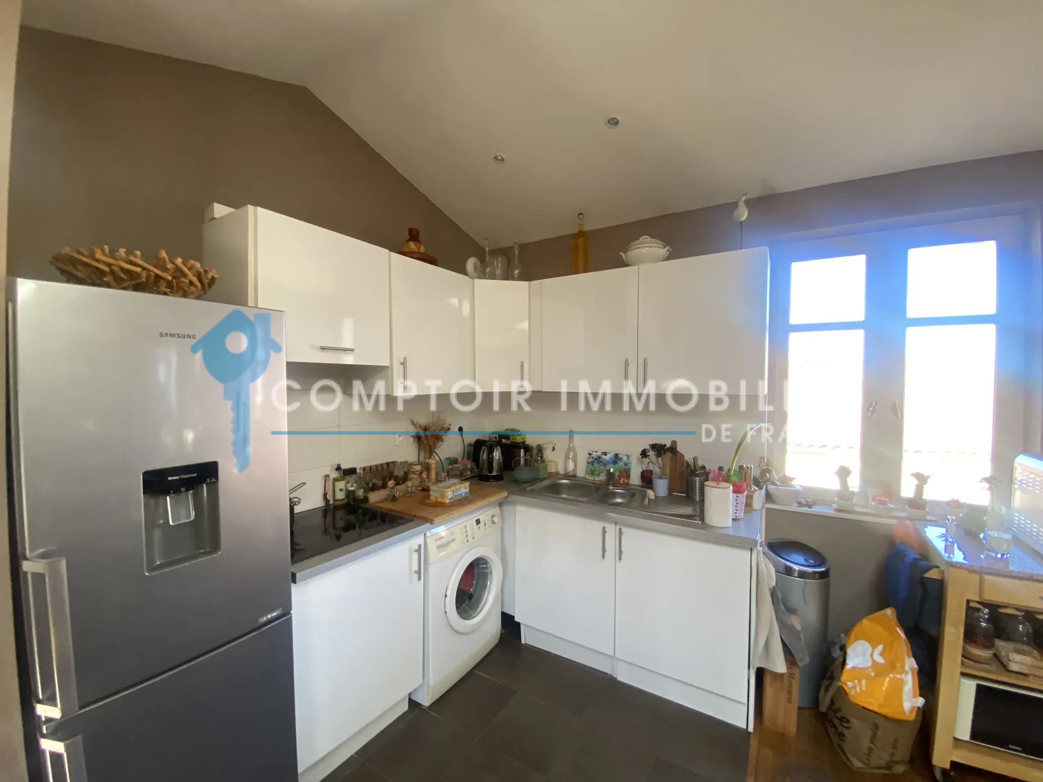 Appartement T4 avec terrasse en vente au dernier étage à Nîmes Écusson 