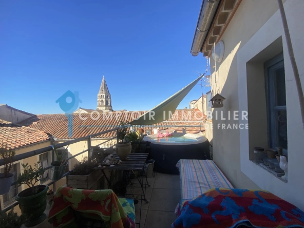 Appartement T4 avec terrasse en vente au dernier étage à Nîmes Écusson