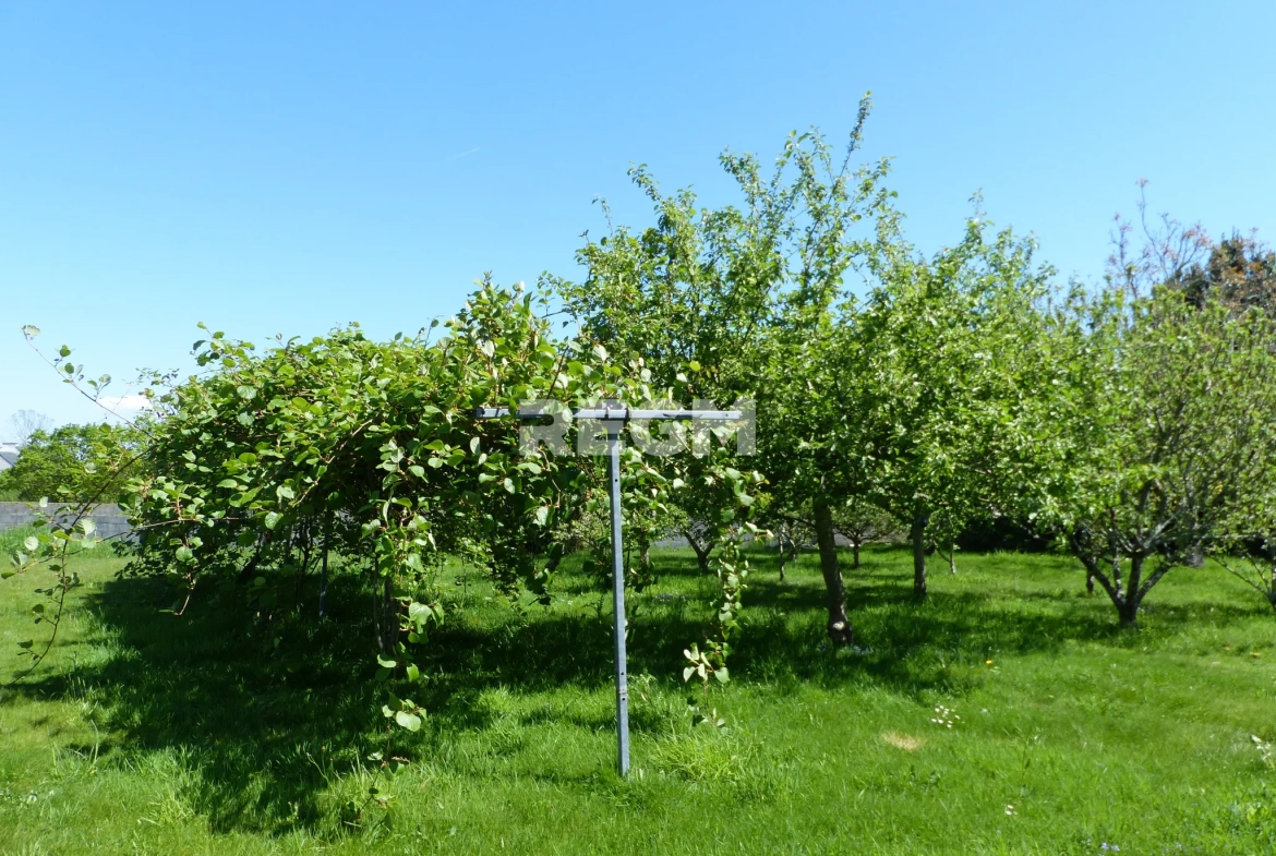 Terrain constructible de 1053 m² à Fouesnant, secteur calme et proche du centre 