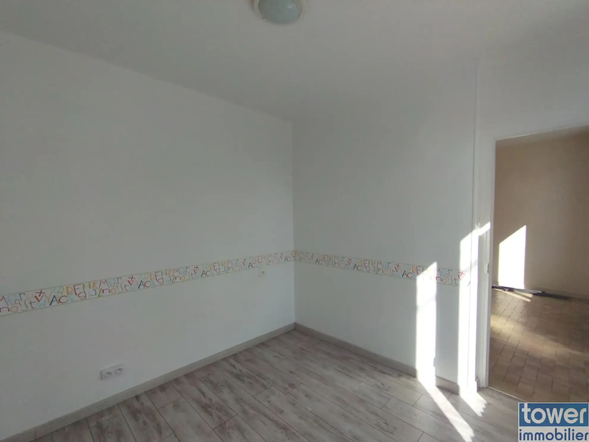 Charmante maison à Noyon avec grand terrain et potentiel d'agrandissement 