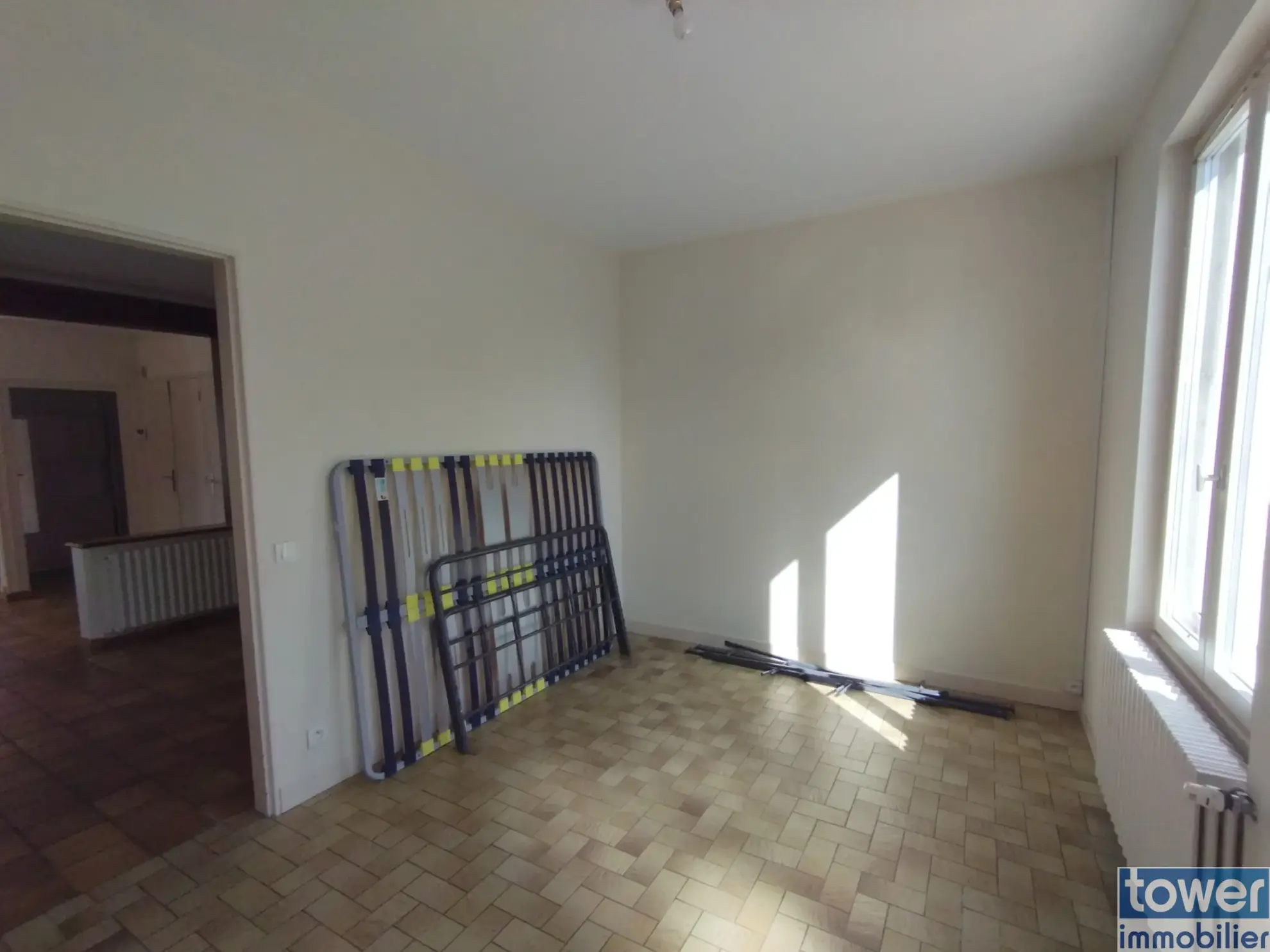 Charmante maison à Noyon avec grand terrain et potentiel d'agrandissement 