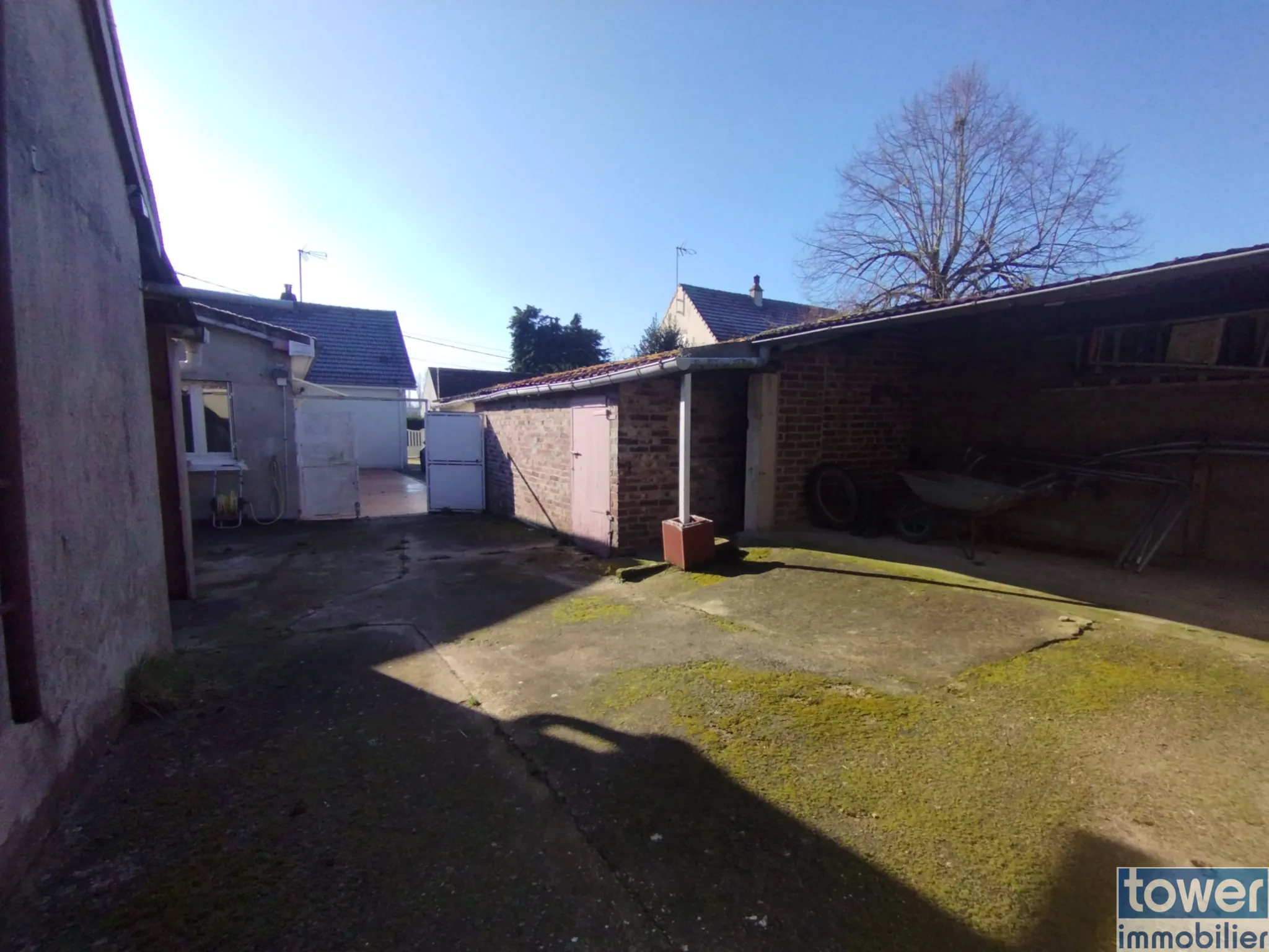 Charmante maison à Noyon avec grand terrain et potentiel d'agrandissement 