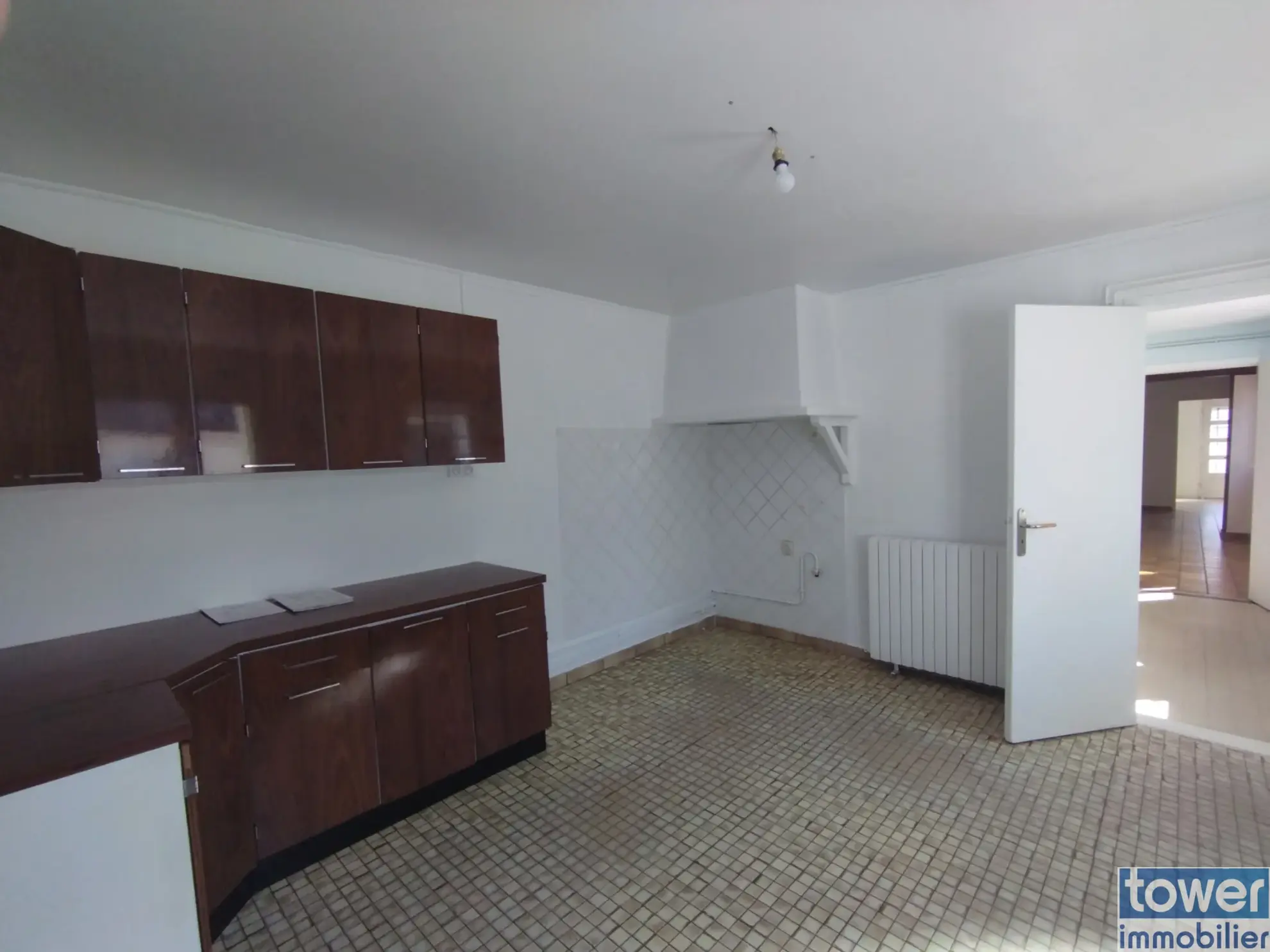 Charmante maison à Noyon avec grand terrain et potentiel d'agrandissement 