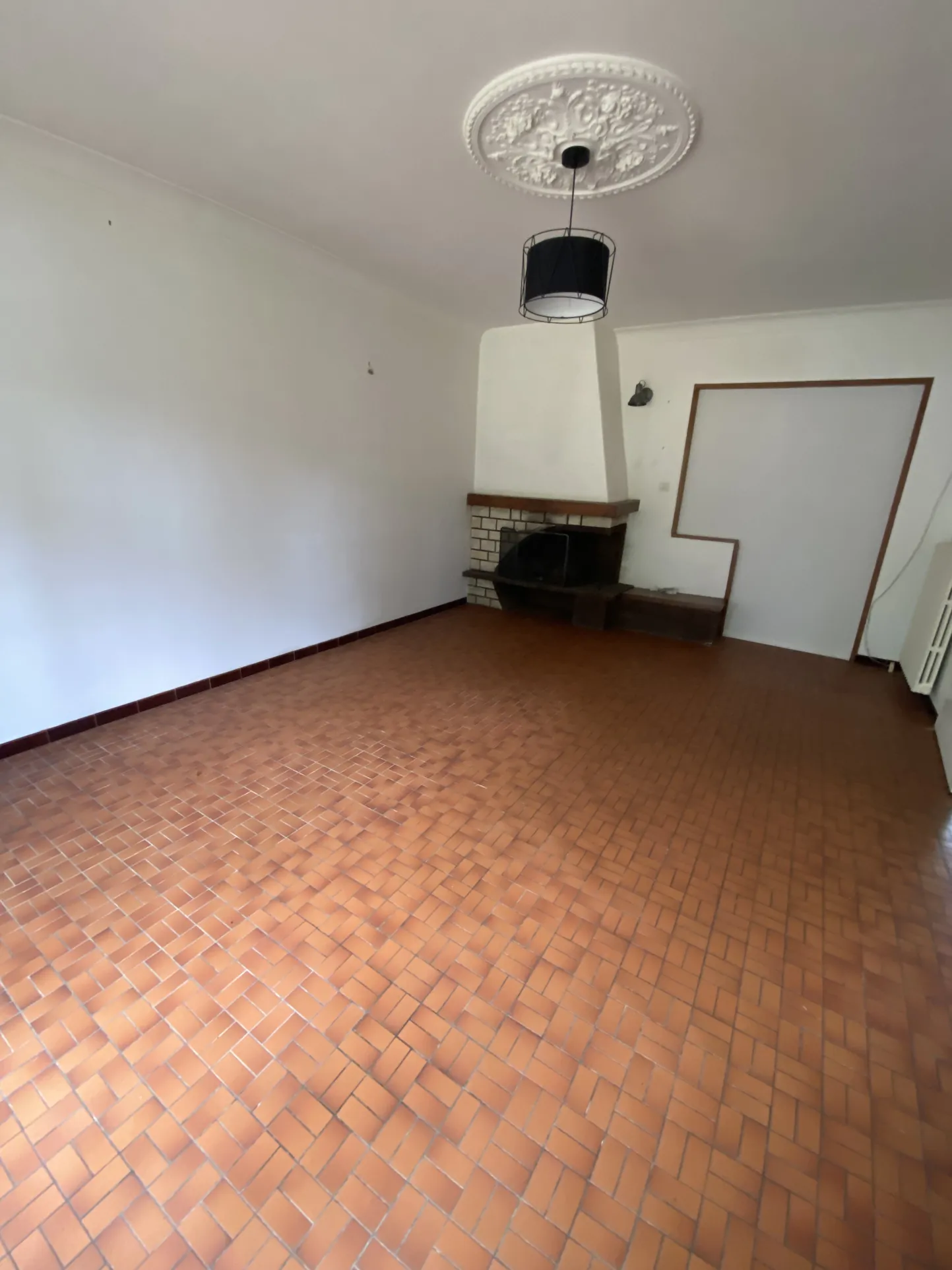 Maison 3 chambres avec garage à Challans, jardin et chauffage au fioul 