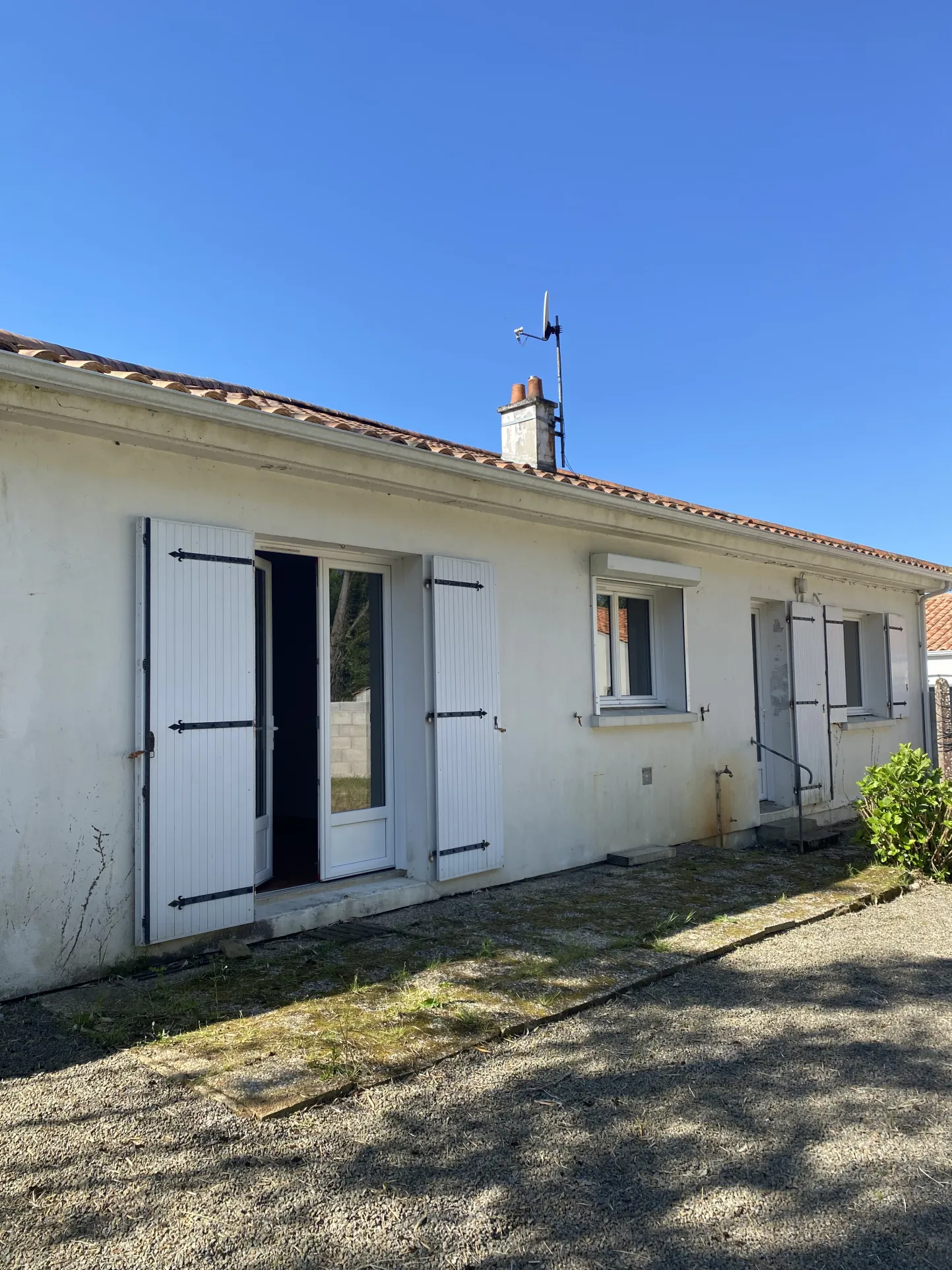 Maison 3 chambres avec garage à Challans, jardin et chauffage au fioul 