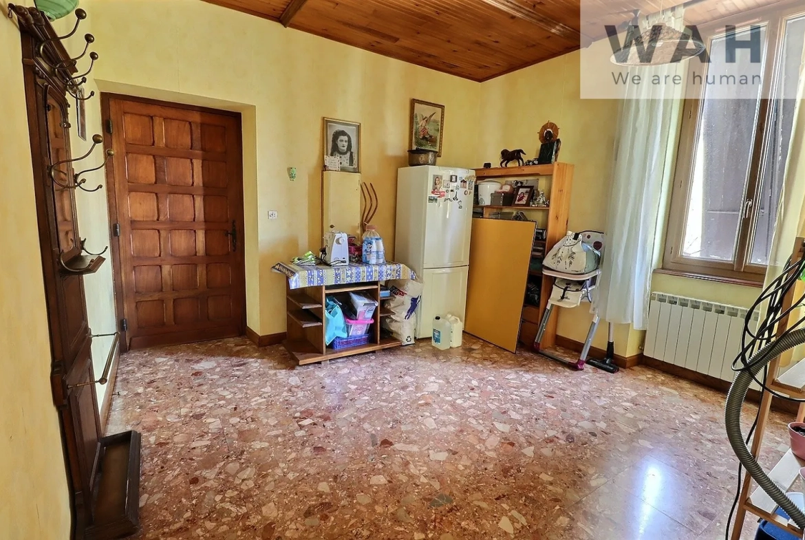 Vente Ensemble Immobilier à Lodeve (34700) avec 181 m², garage et vue rivière 
