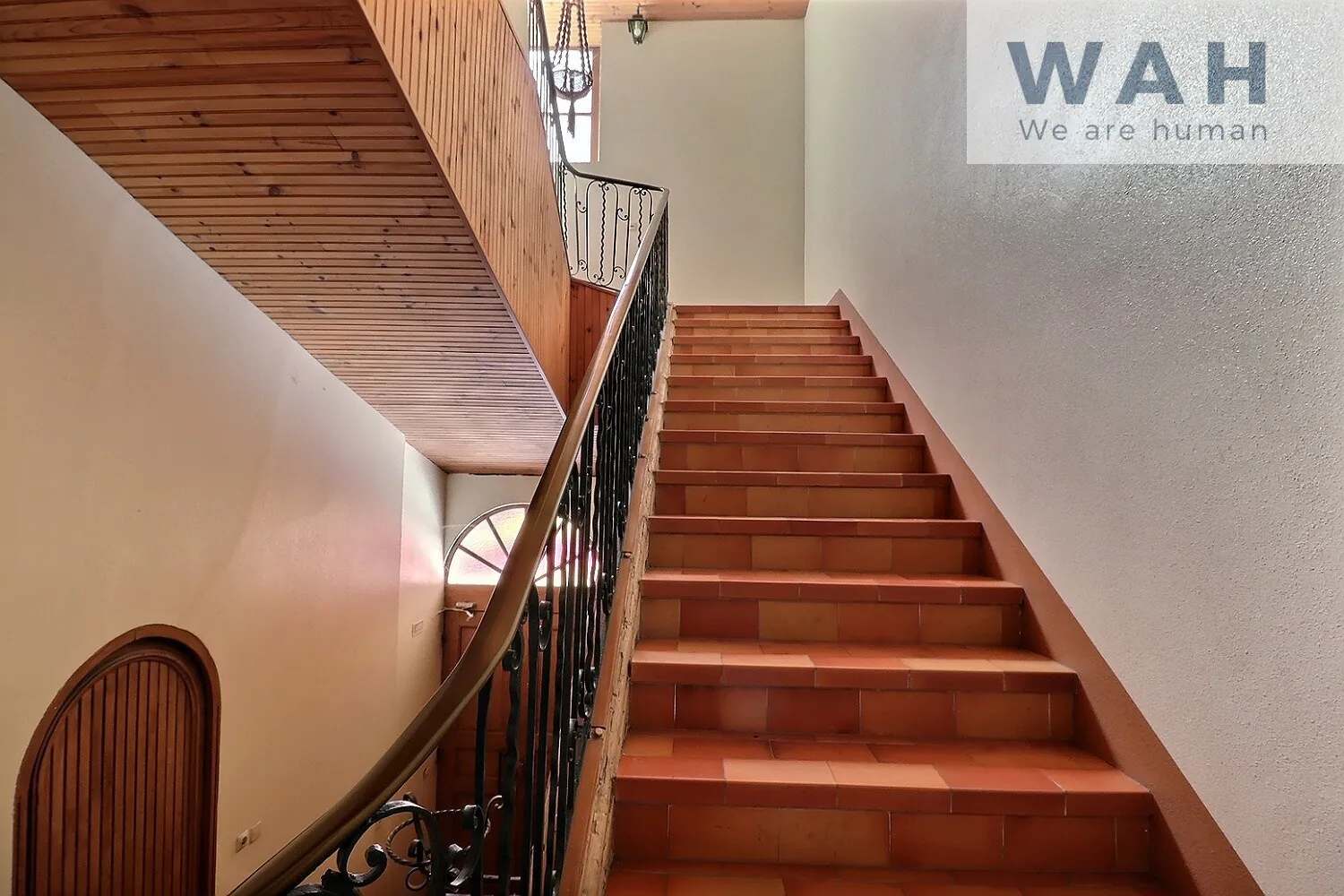 Vente Ensemble Immobilier à Lodeve (34700) avec 181 m², garage et vue rivière 