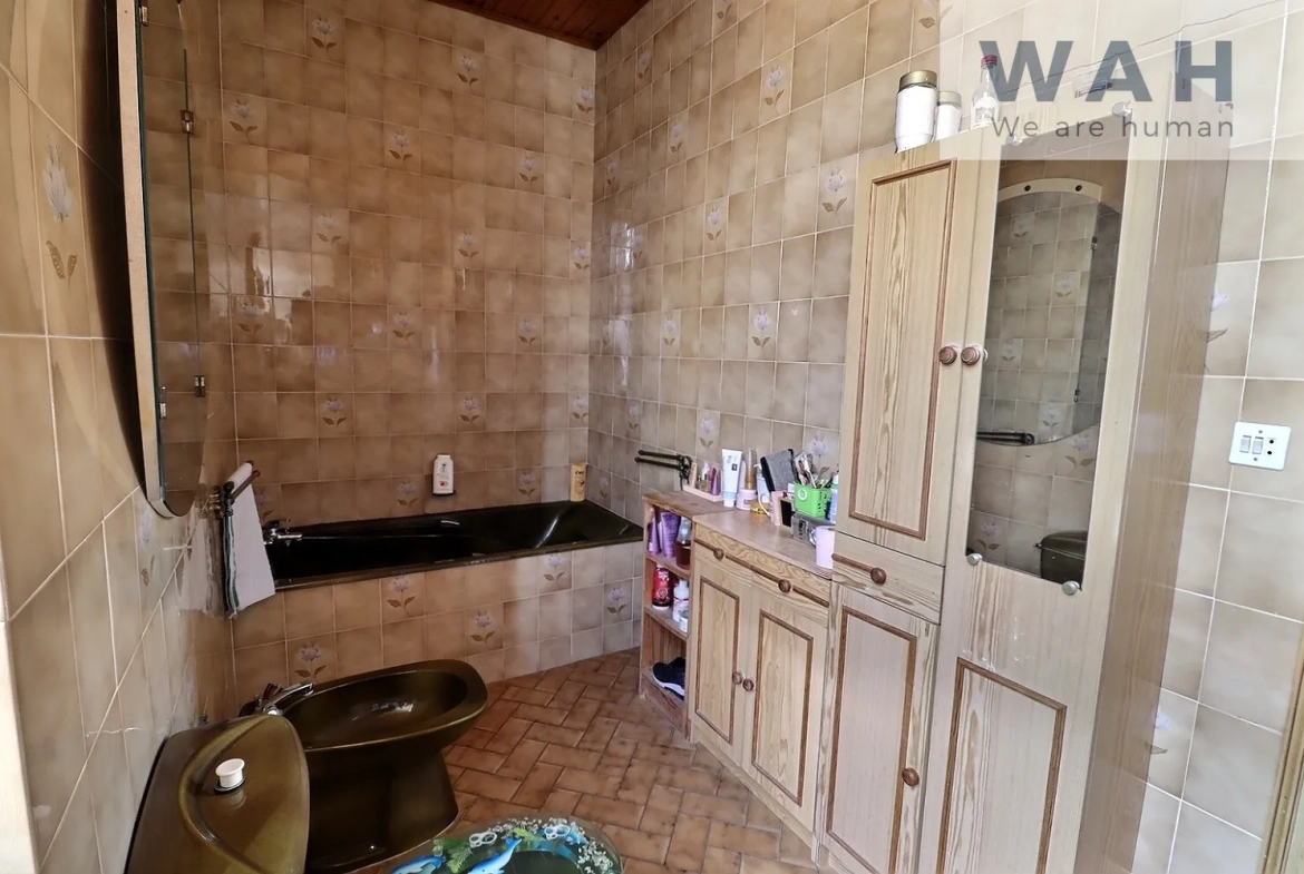 Vente Ensemble Immobilier à Lodeve (34700) avec 181 m², garage et vue rivière 