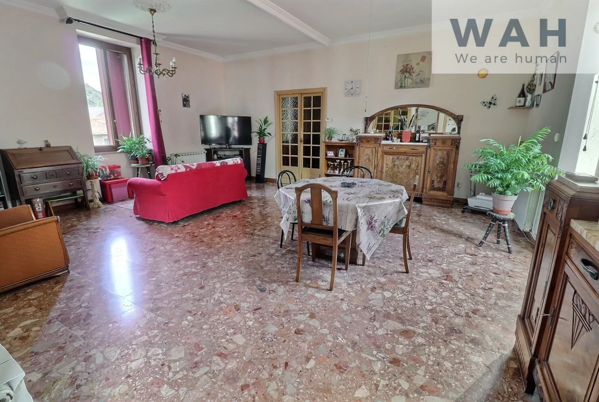 Vente Ensemble Immobilier à Lodeve (34700) avec 181 m², garage et vue rivière 
