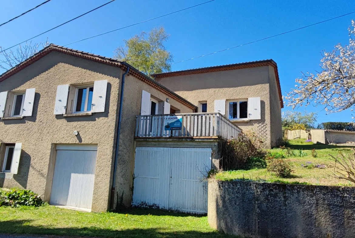 Maison à potentiel de 99 m² avec vue dégagée à Saint Barthélémy Grozon 
