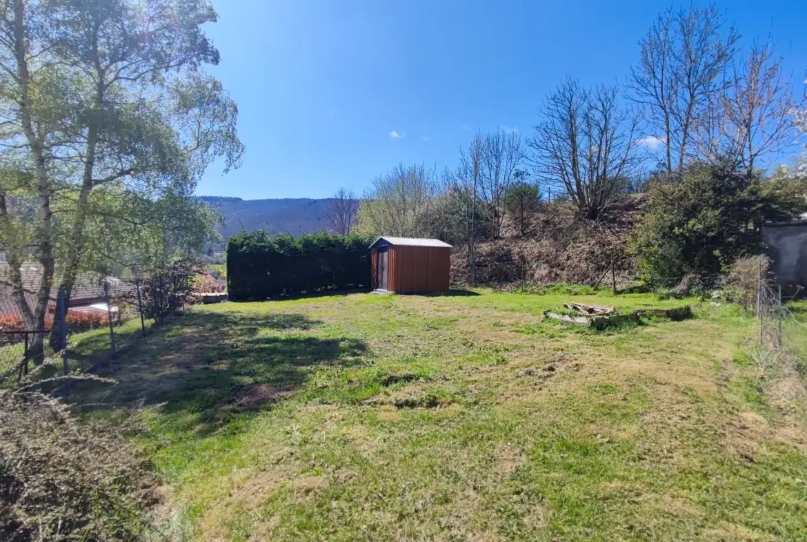 Maison à potentiel de 99 m² avec vue dégagée à Saint Barthélémy Grozon 