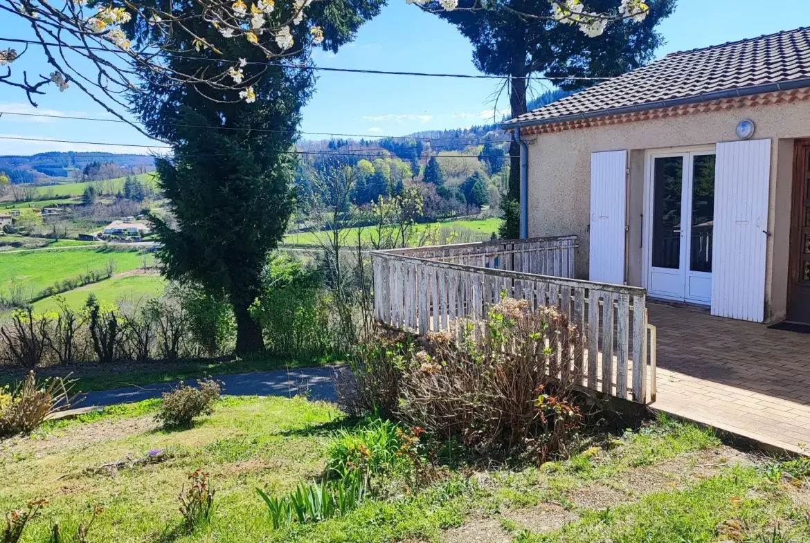 Maison à potentiel de 99 m² avec vue dégagée à Saint Barthélémy Grozon 