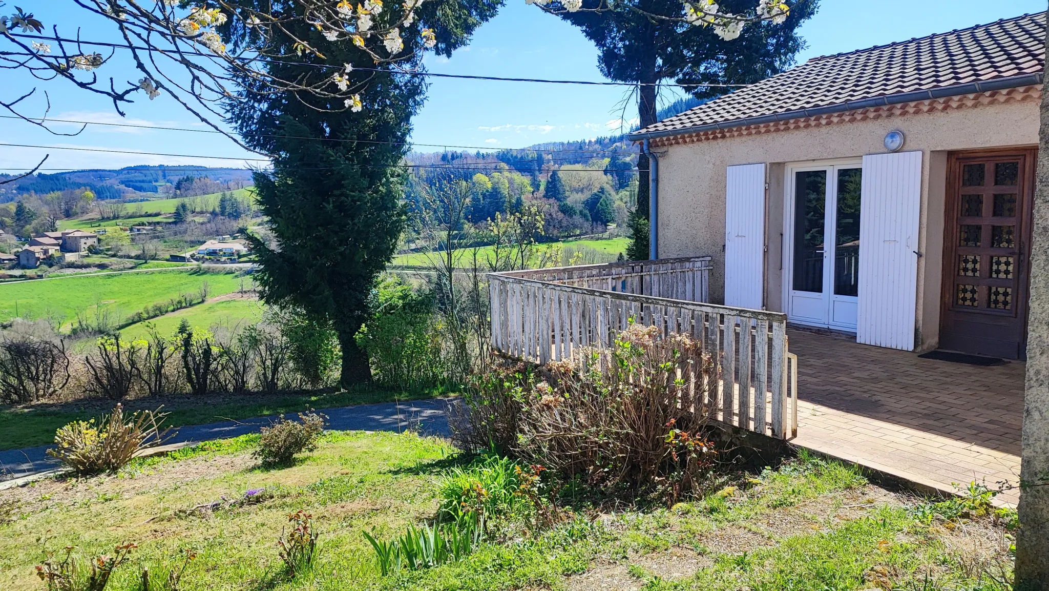 Maison à potentiel de 99 m² avec vue dégagée à Saint Barthélémy Grozon 