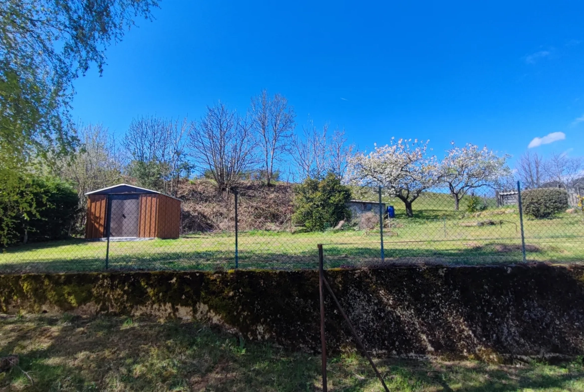 Maison à potentiel de 99 m² avec vue dégagée à Saint Barthélémy Grozon 