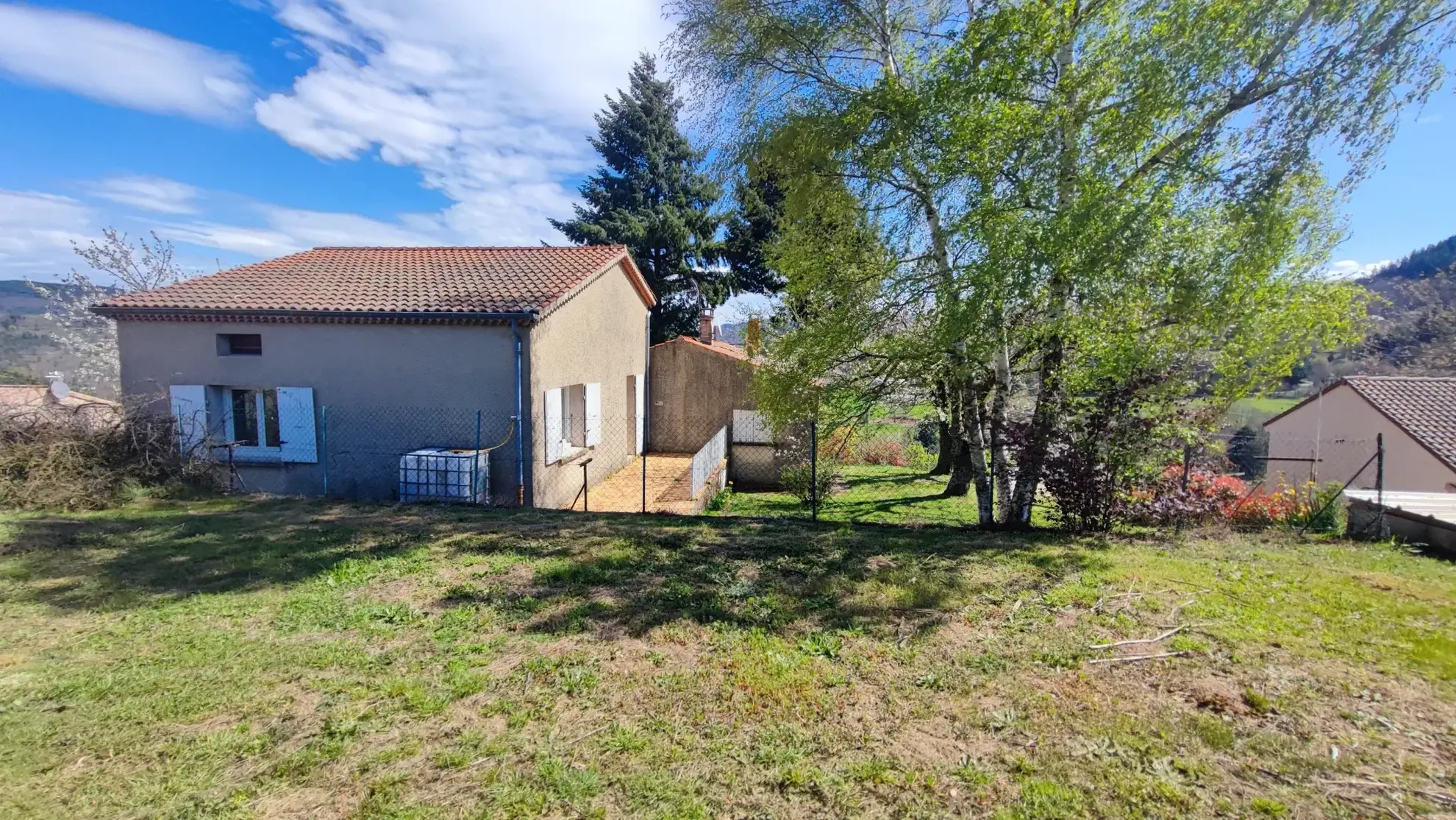 Maison à potentiel de 99 m² avec vue dégagée à Saint Barthélémy Grozon 