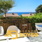 Appartement T3 avec terrasse et parking à Sanary-sur-Mer, vue mer