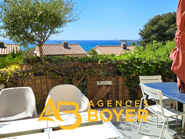 Appartement T3 avec terrasse et parking à Sanary-sur-Mer, vue mer
