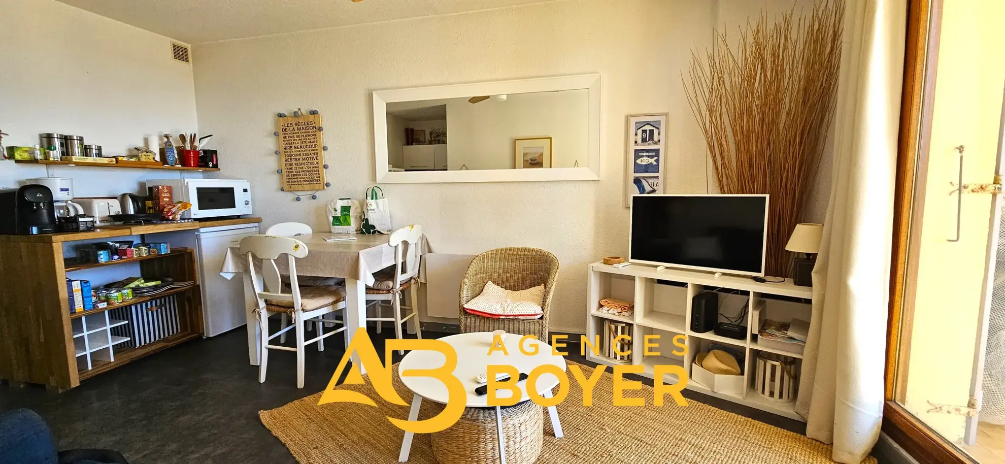 Appartement T3 avec terrasse et parking à Sanary-sur-Mer, vue mer 
